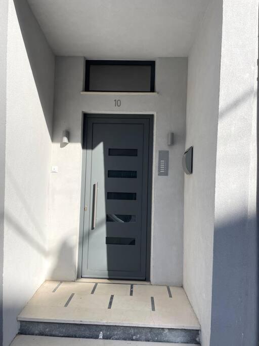 Ferienwohnung Block Of Flats - Modern Flat Ioannina Exterior foto